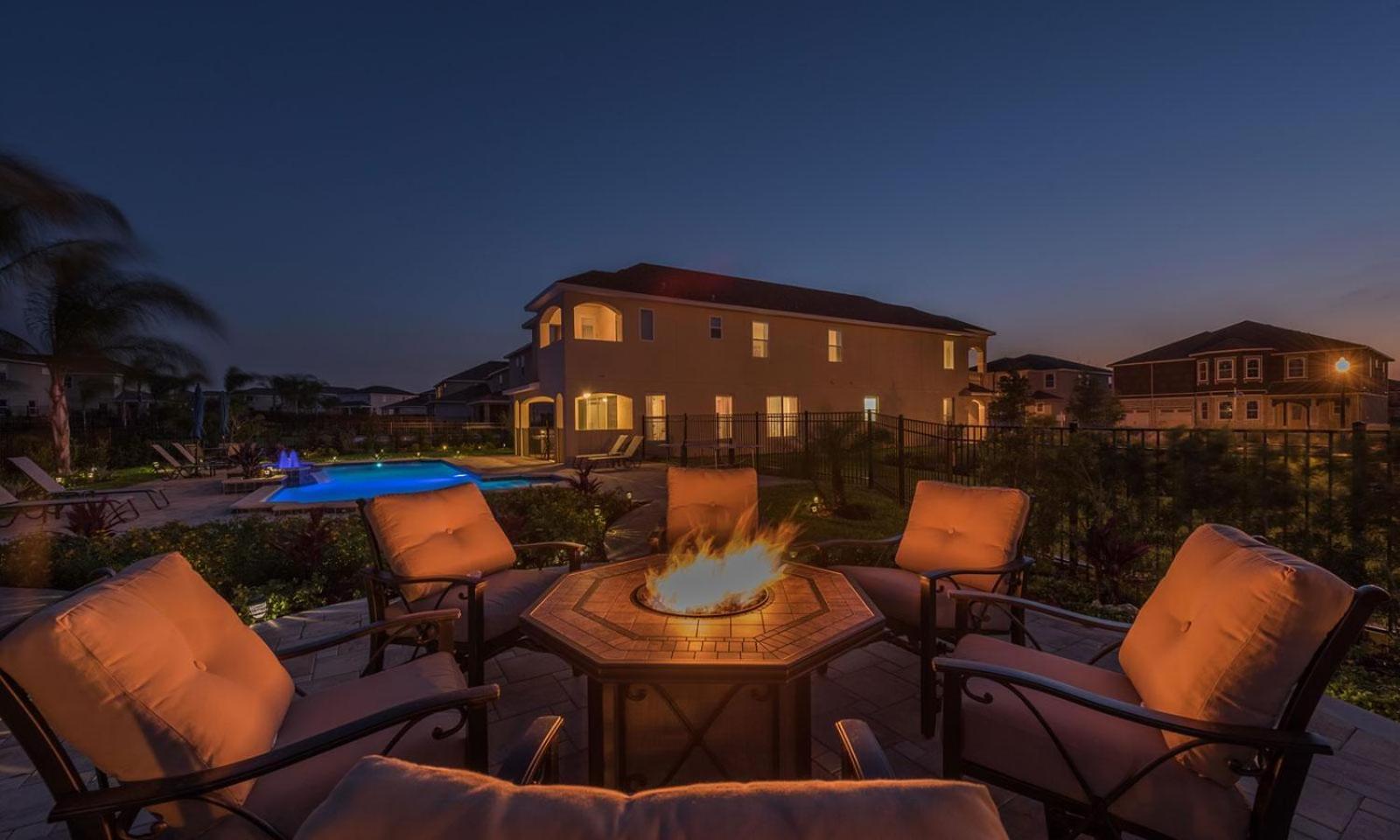 Stunning 5 Bdrm Oasis With Upscale Private Pool At Encore