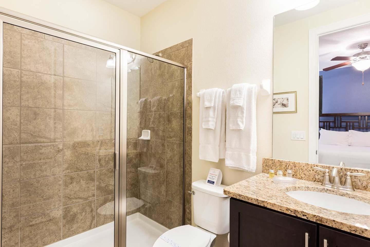 Holiday home Polished Sleek 9 Bdrm With Backyard Pool At Encore Orlando