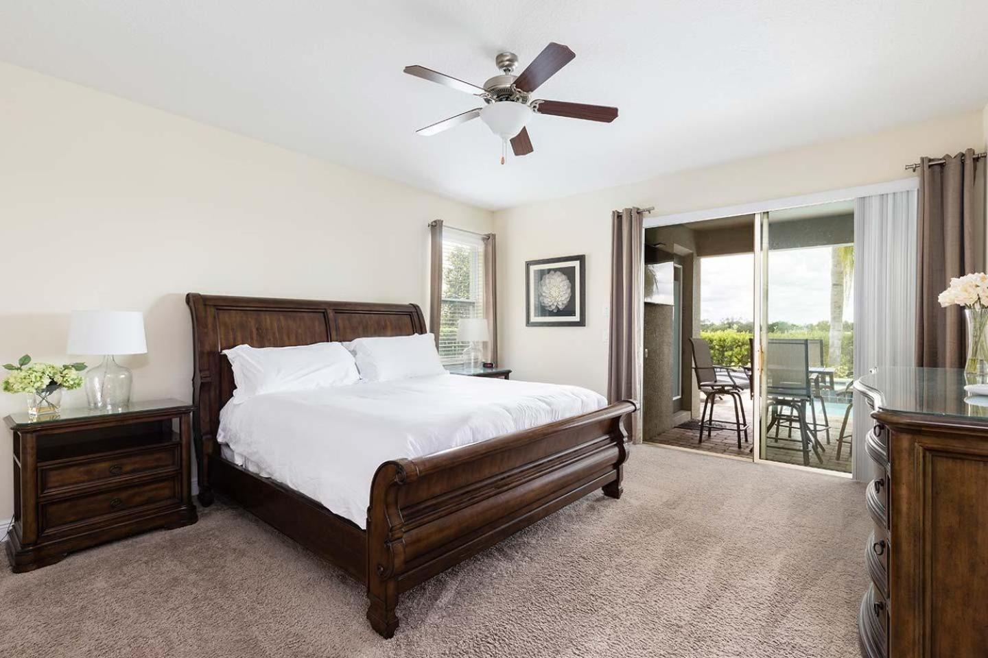 Holiday home Polished Sleek 9 Bdrm With Backyard Pool At Encore Orlando