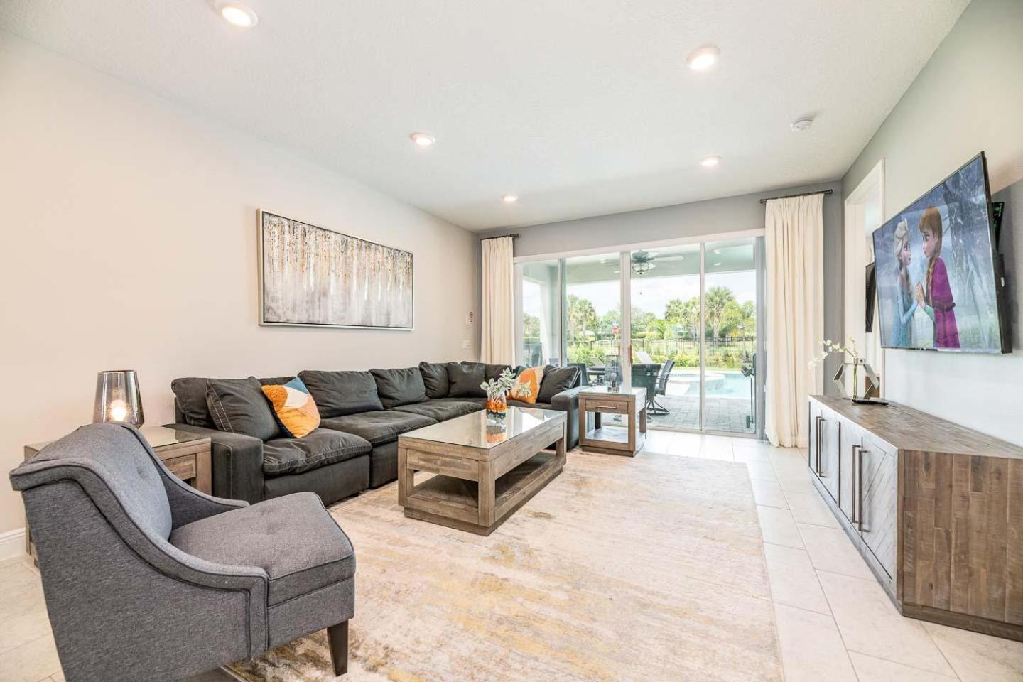 Dashing 6 Bdrm With Games At Encore Holiday home