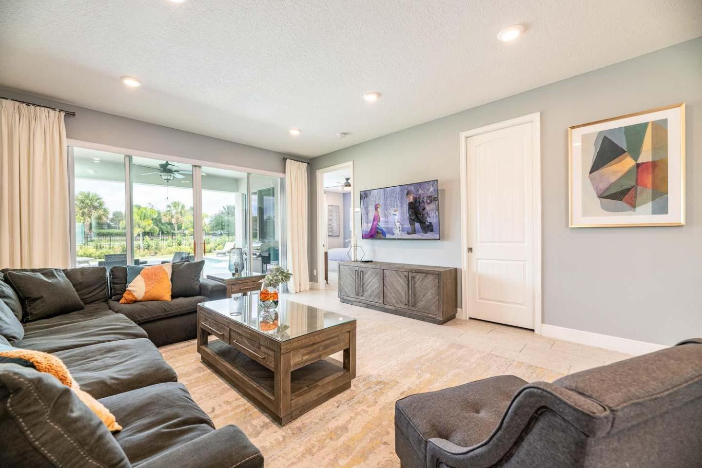 Dashing 6 Bdrm With Games At Encore Holiday home *