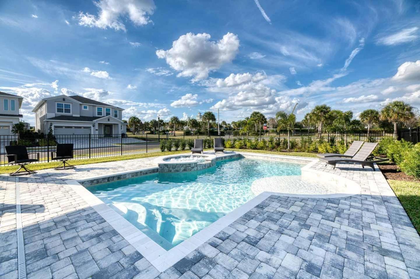 Dashing 6 Bdrm With Games At Encore Holiday home