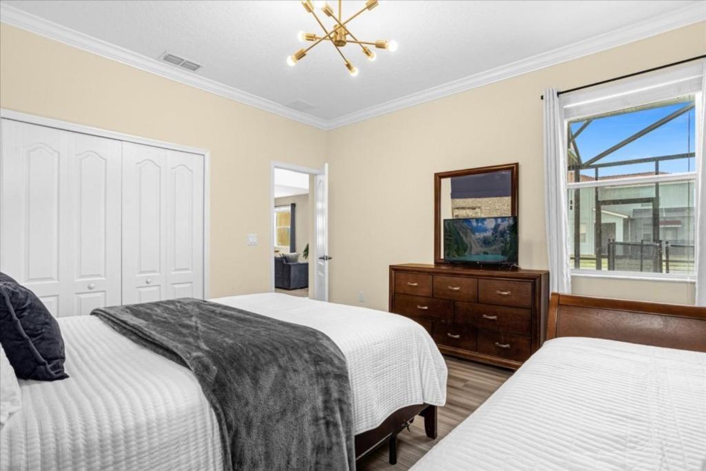 5 Bedrooms- 5 Bathrooms- Paradise Palms 2954 Bp *