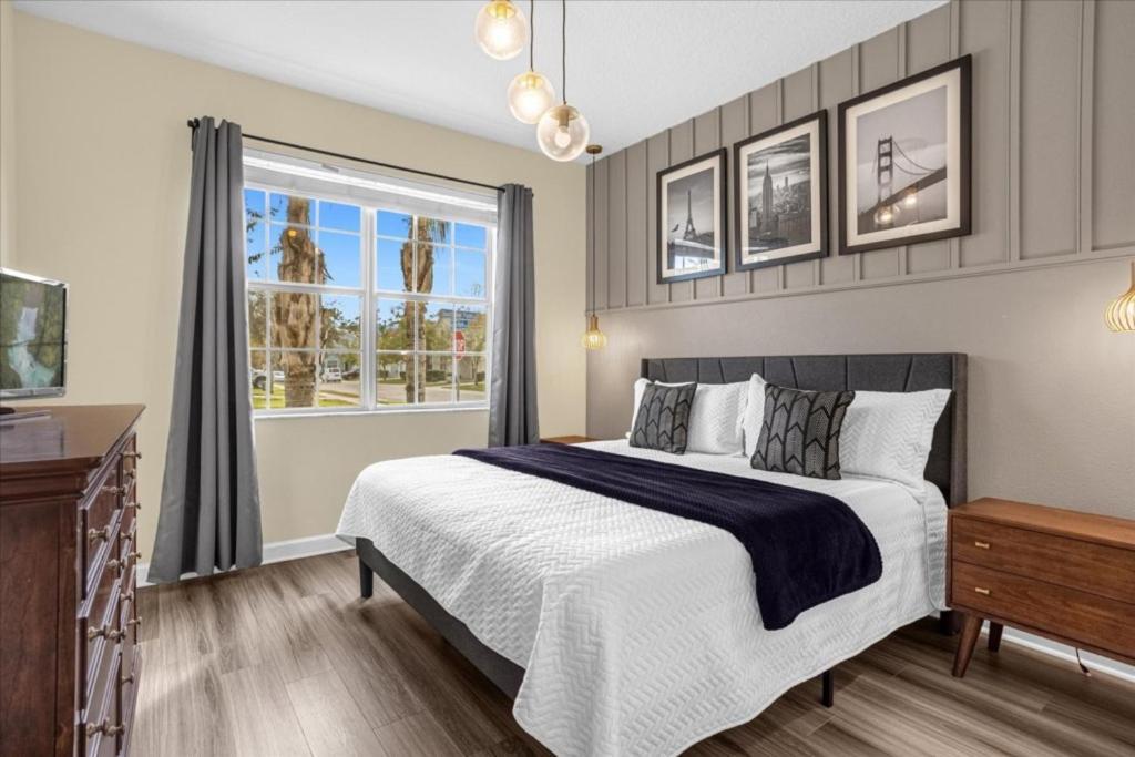 5 Bedrooms- 5 Bathrooms- Paradise Palms 2954 Bp