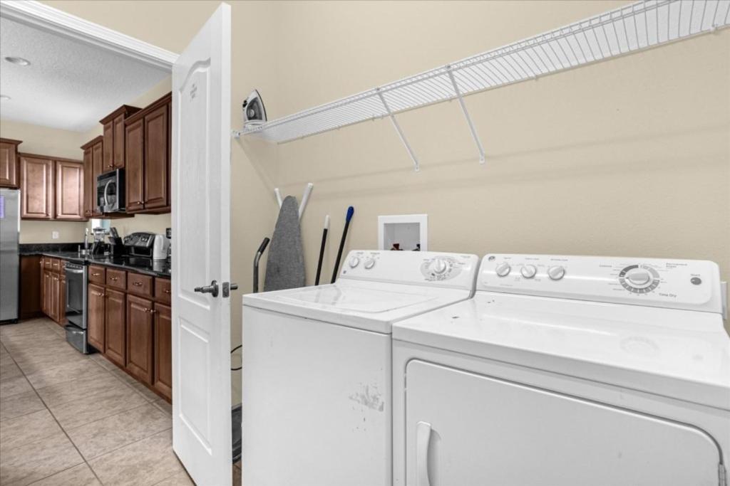 Apartment 5 Bedrooms- 5 Bathrooms- Paradise Palms 2954 Bp Orlando