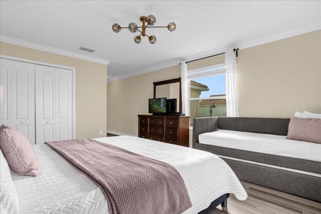 Apartment 5 Bedrooms- 5 Bathrooms- Paradise Palms 2954 Bp