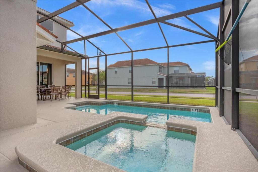 5 Bedrooms- 5 Bathrooms- Paradise Palms 2954 Bp Apartment