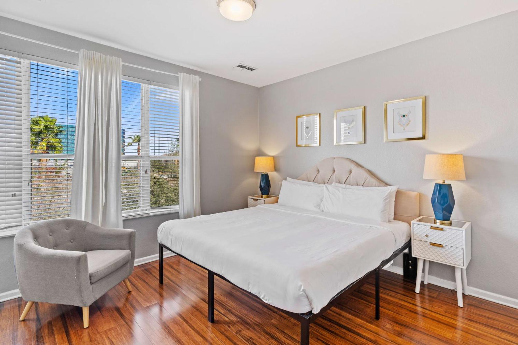 5026 Tideview Circle - 11 *