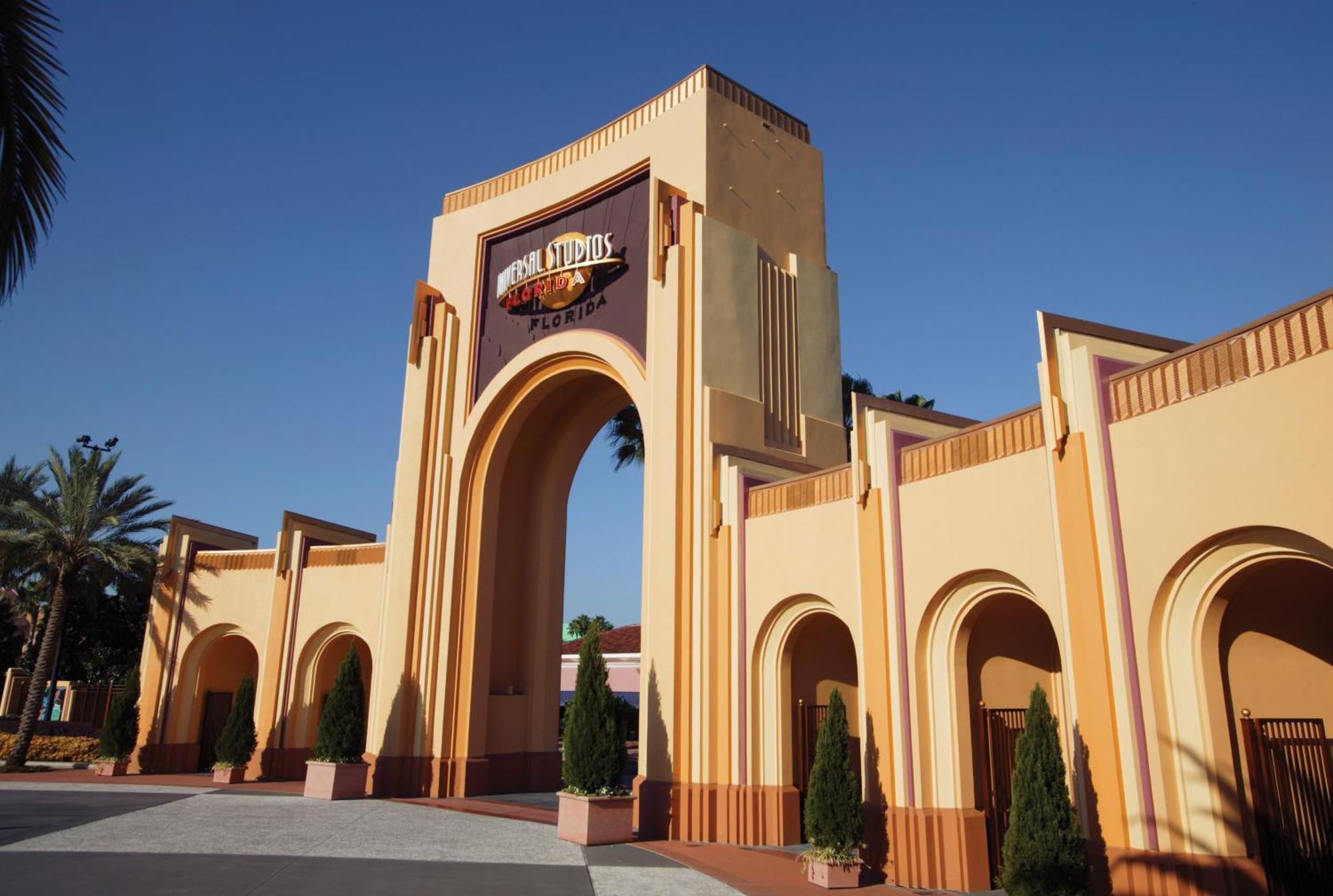 & Across From Universal By Ihg Orlando