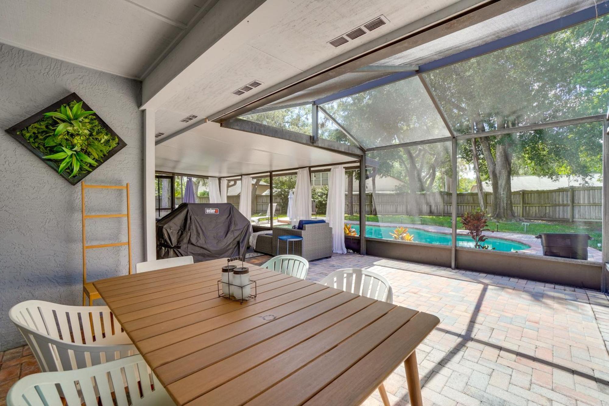 Luxe With Grill And Fenced Yard! Holiday home Orlando