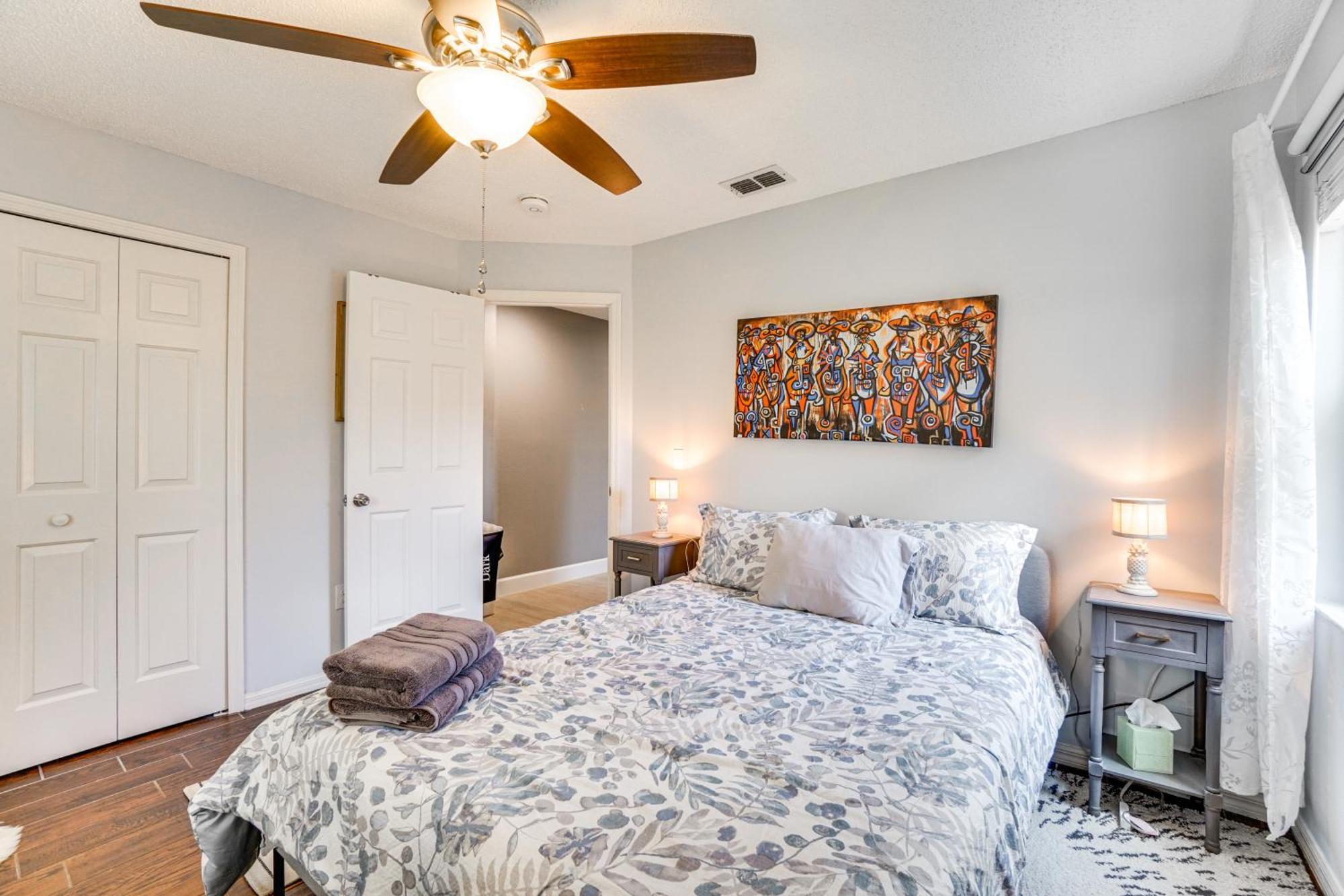 Holiday home Luxe With Grill And Fenced Yard! Orlando
