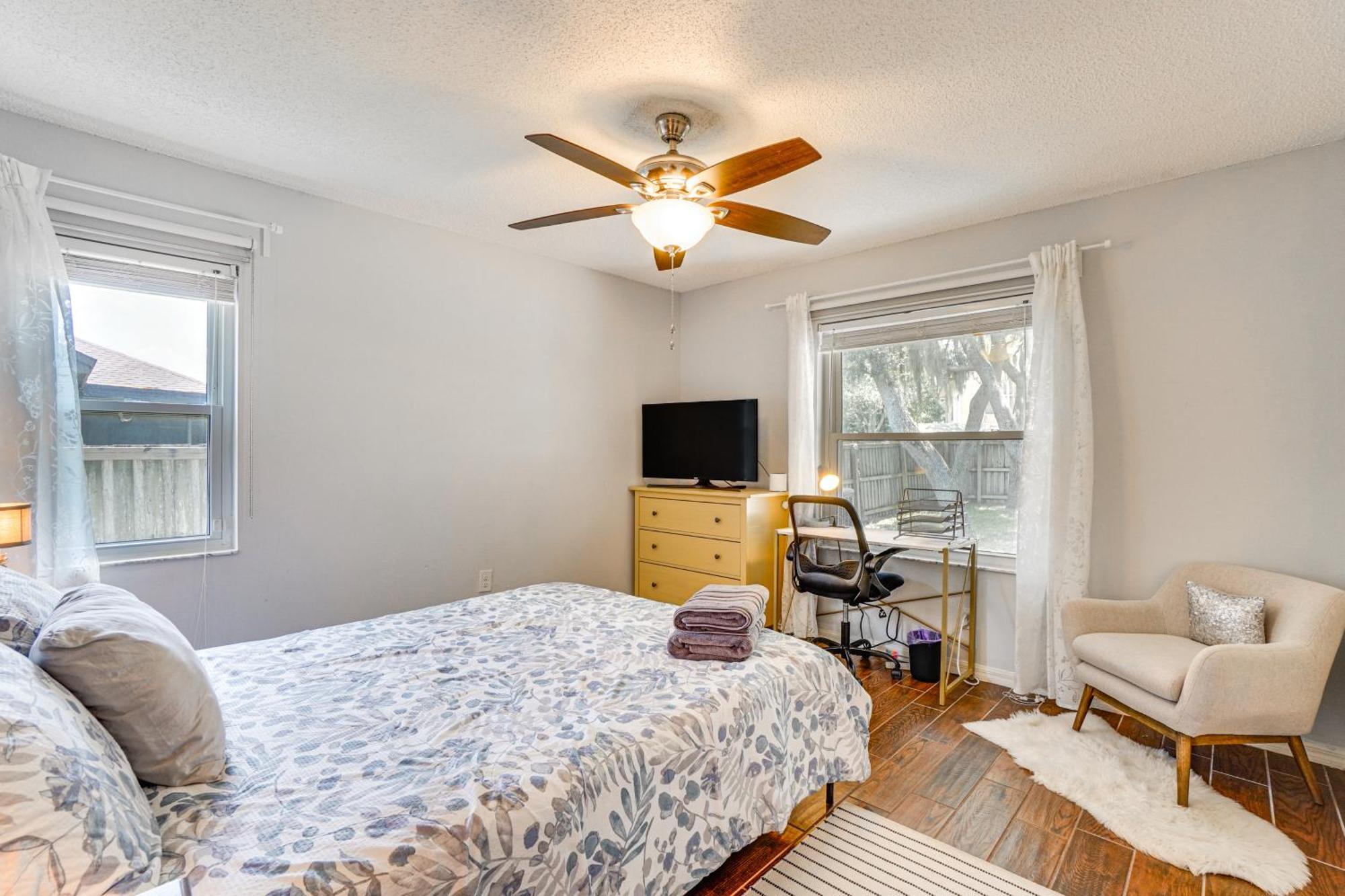 Luxe With Grill And Fenced Yard! Holiday home Orlando