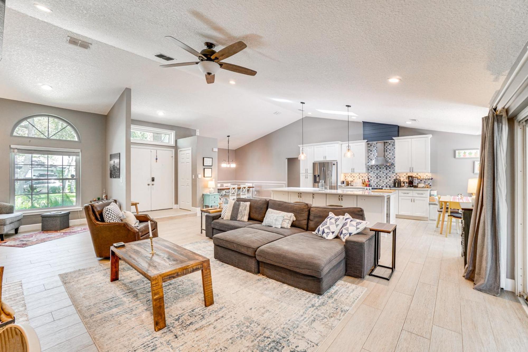 Luxe With Grill And Fenced Yard! *