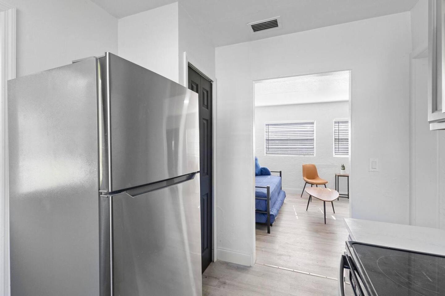 Holiday home Cozy 2br By Patio, 6 Beds, Pet Ready! *