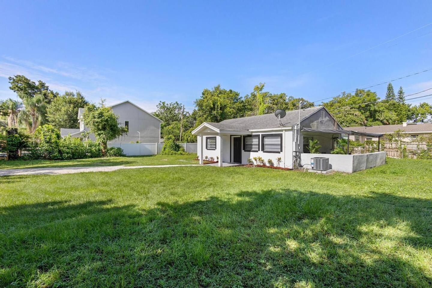 Cozy 2br By Patio, 6 Beds, Pet Ready! Holiday home Orlando
