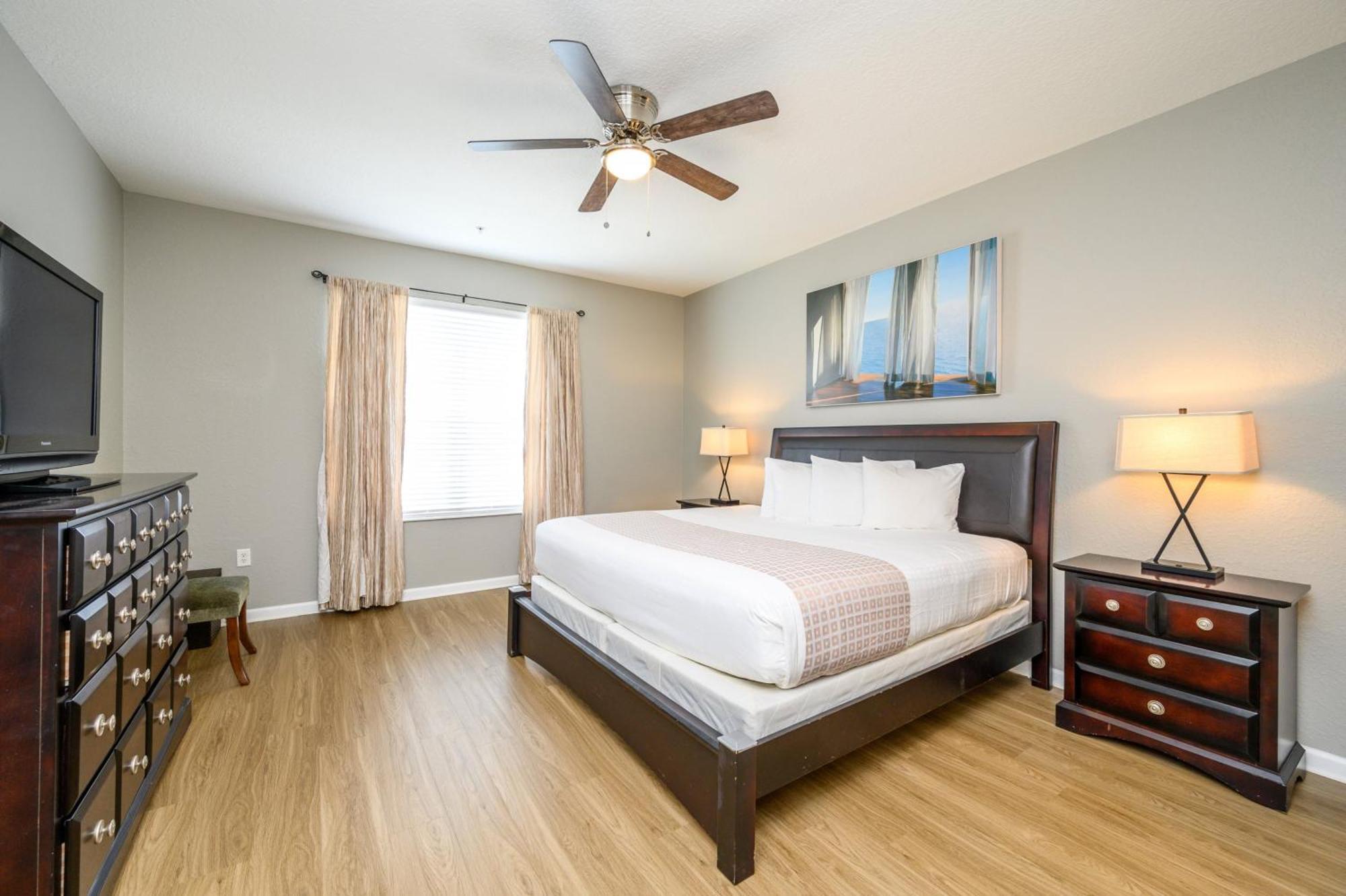 3 Bedroom Premium Lakeview Condo-1012 Apartment Orlando
