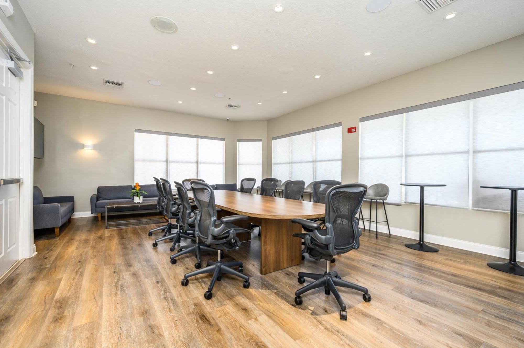 3 Bedroom Premium Lakeview Condo-1012 Apartment Orlando