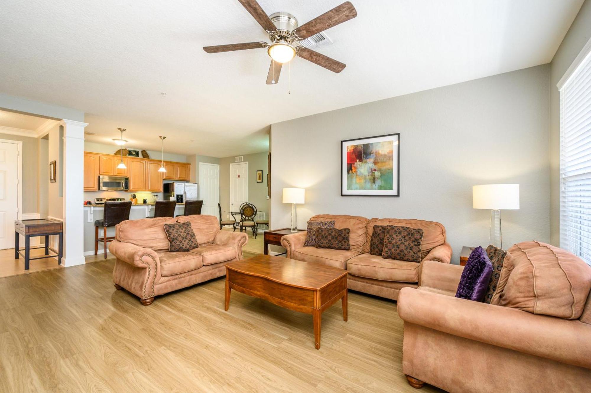 3 Bedroom Premium Lakeview Condo-1012 Orlando