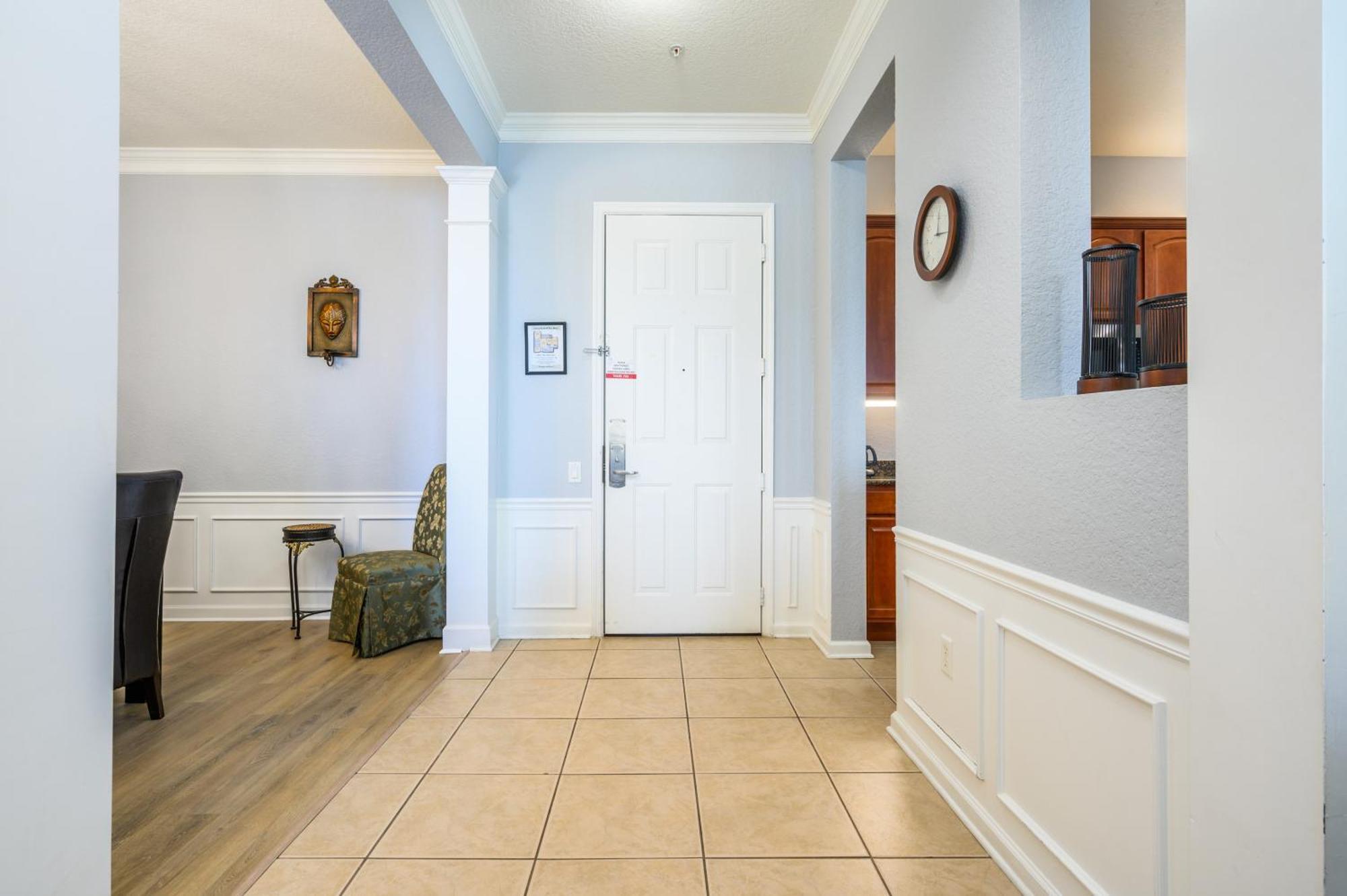 3 Bedroom Premium Lakeview Condo-1012 Apartment *