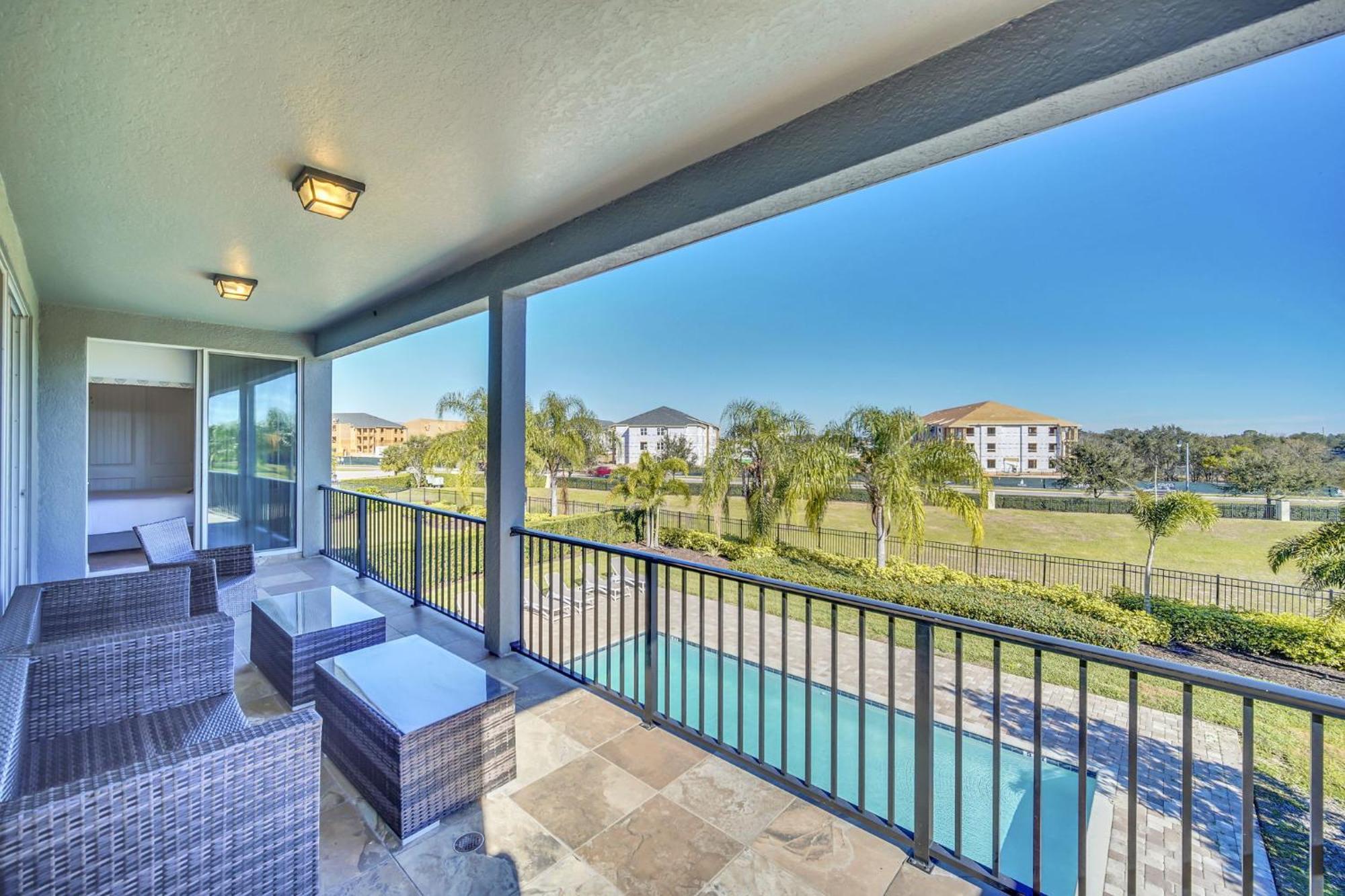 - Encore 1555 Villa Orlando
