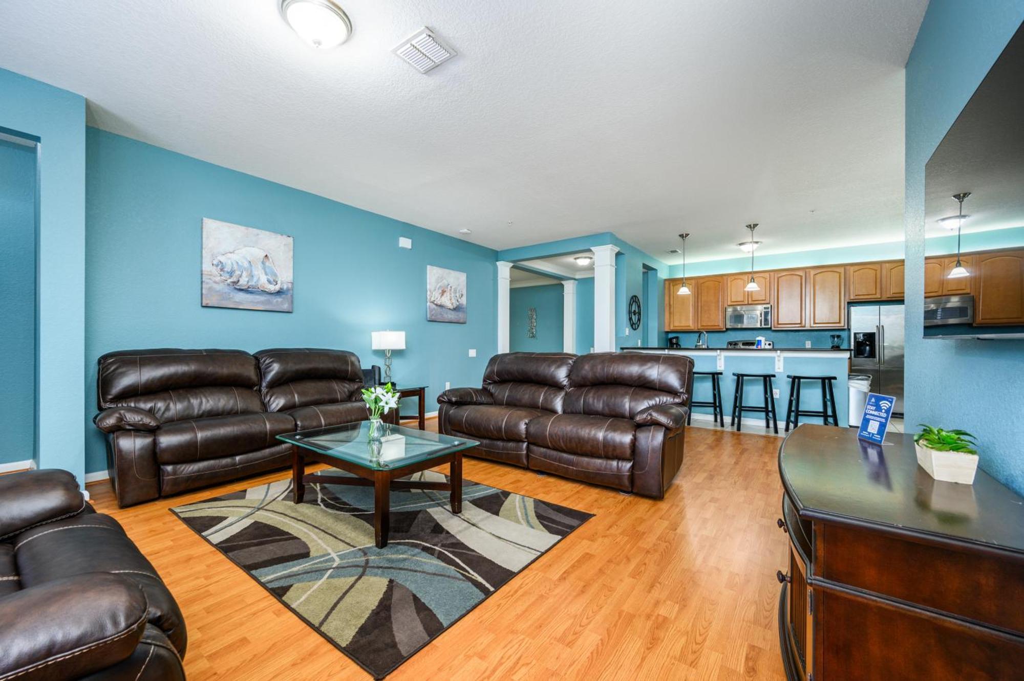 Luxury Lakeview Penthouse, Vista Cay 1027 Apartment