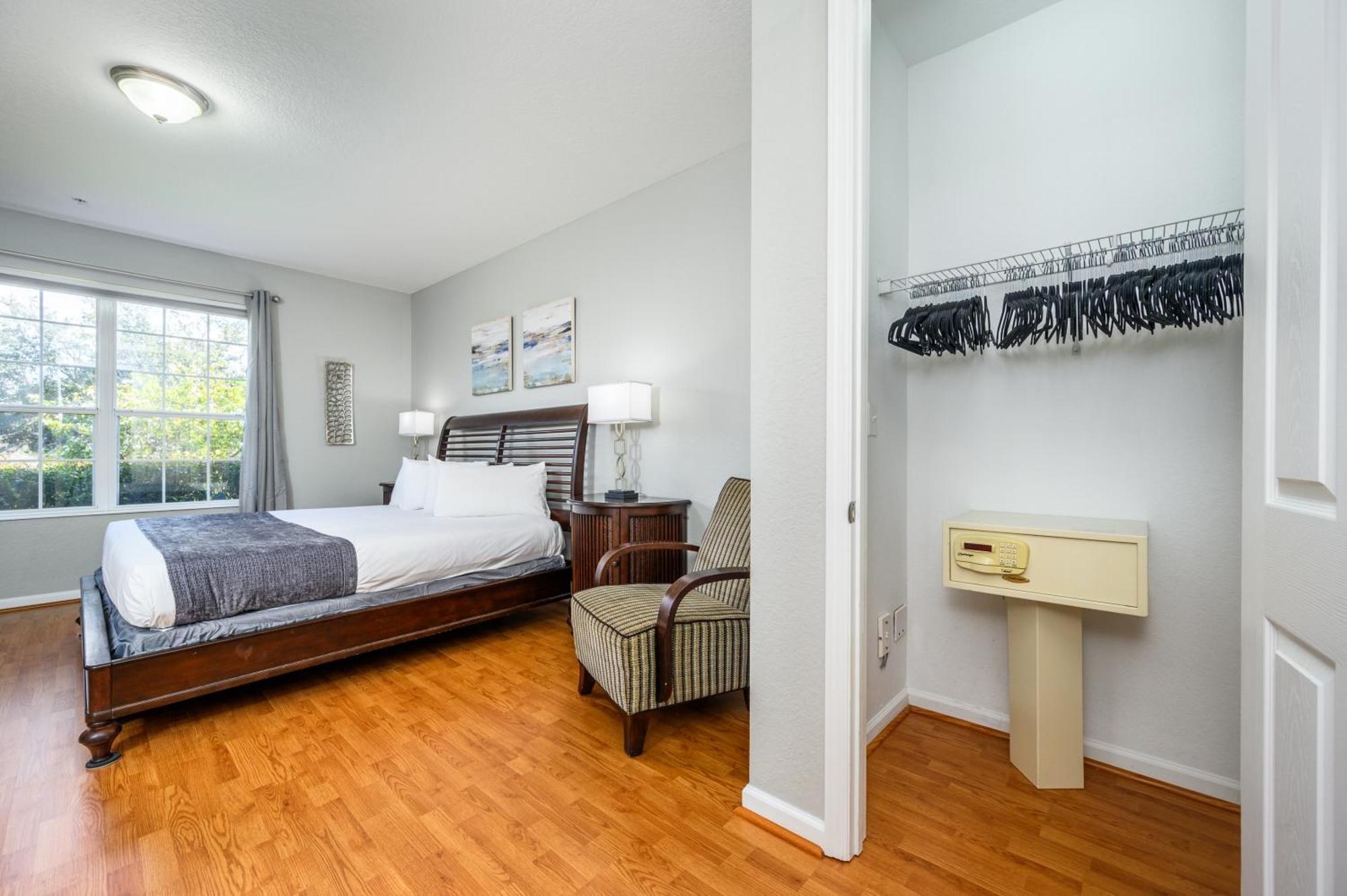 Apartment Luxury Lakeview Penthouse, Vista Cay 1027 Orlando