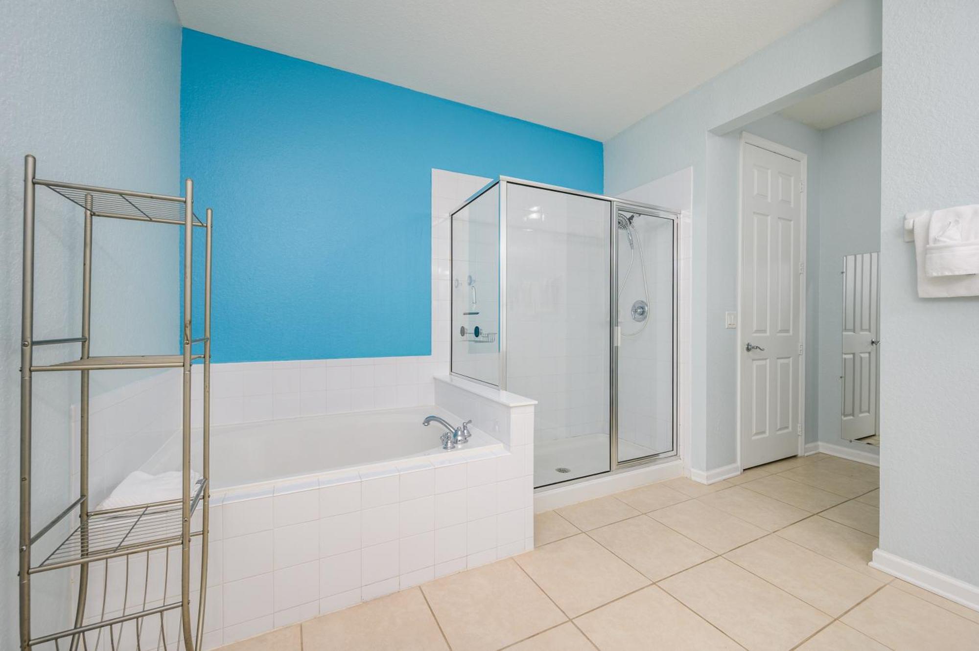 Luxury Lakeview Penthouse, Vista Cay 1027 Apartment *