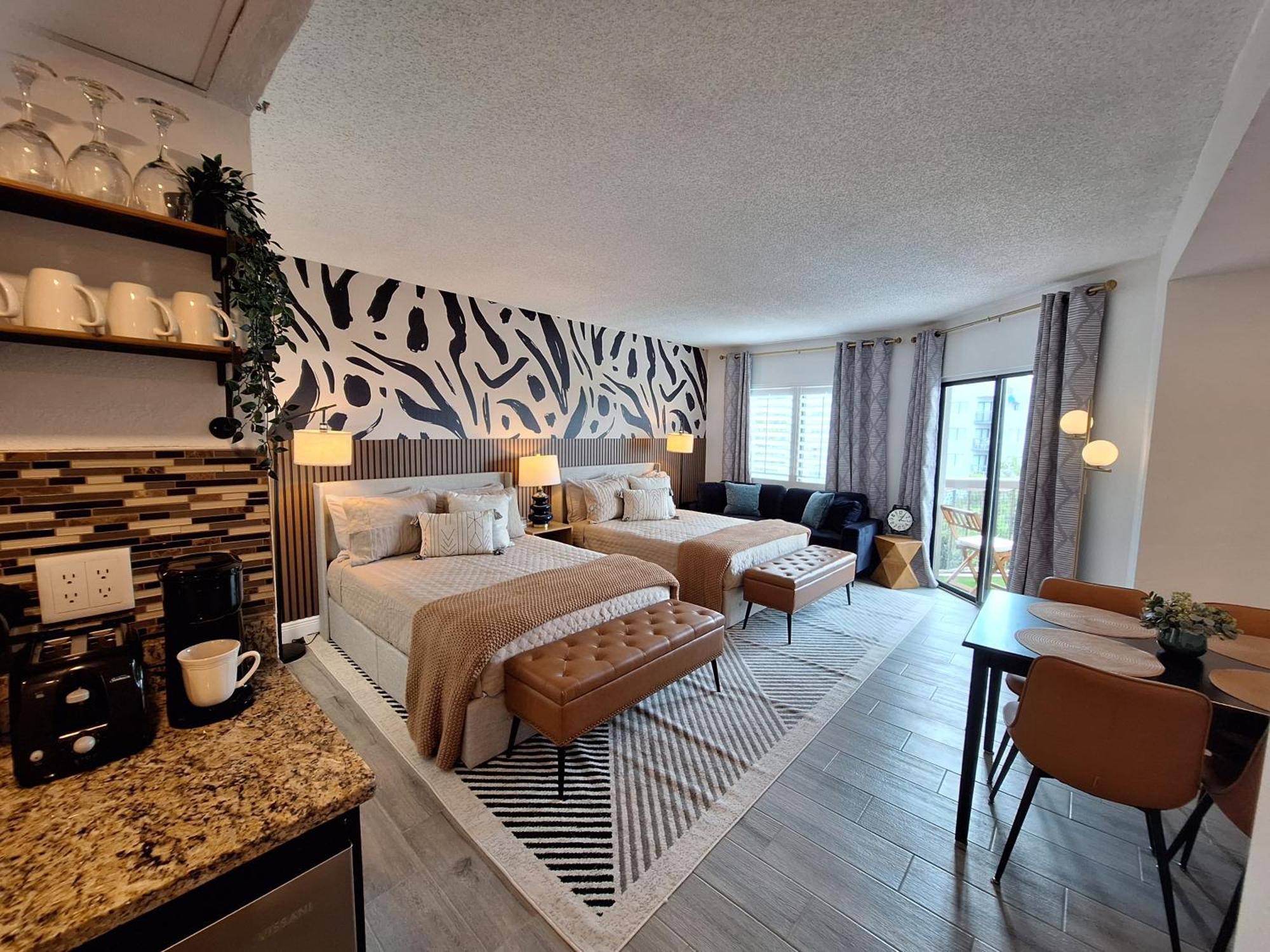 Beautiful Zen Nest Universal And Int Drive Apartment