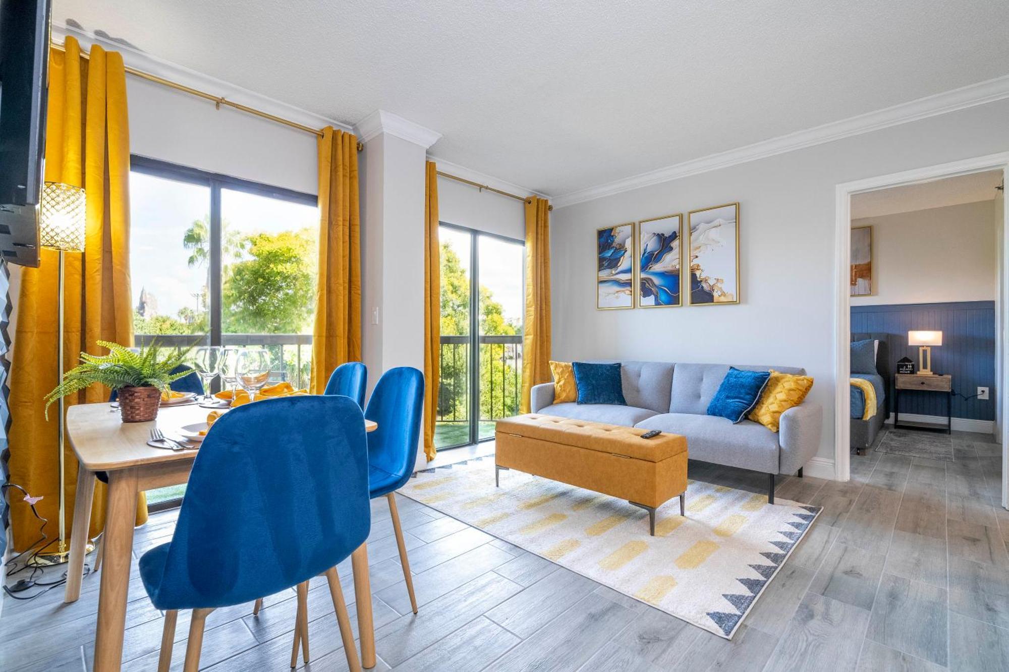 Apartment Cozy 2 Bedrooms 1 Mile Universal