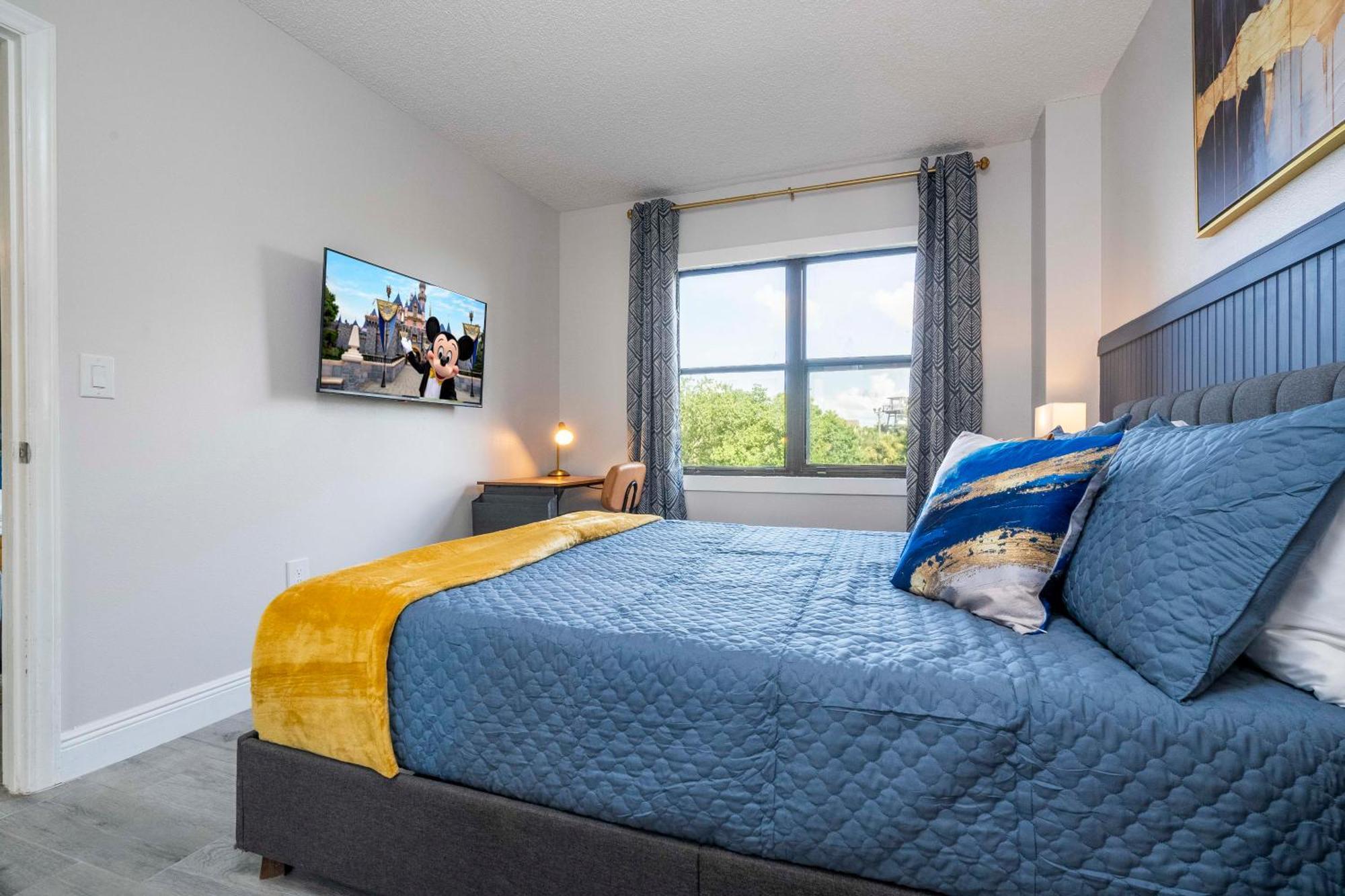 Cozy 2 Bedrooms 1 Mile Universal