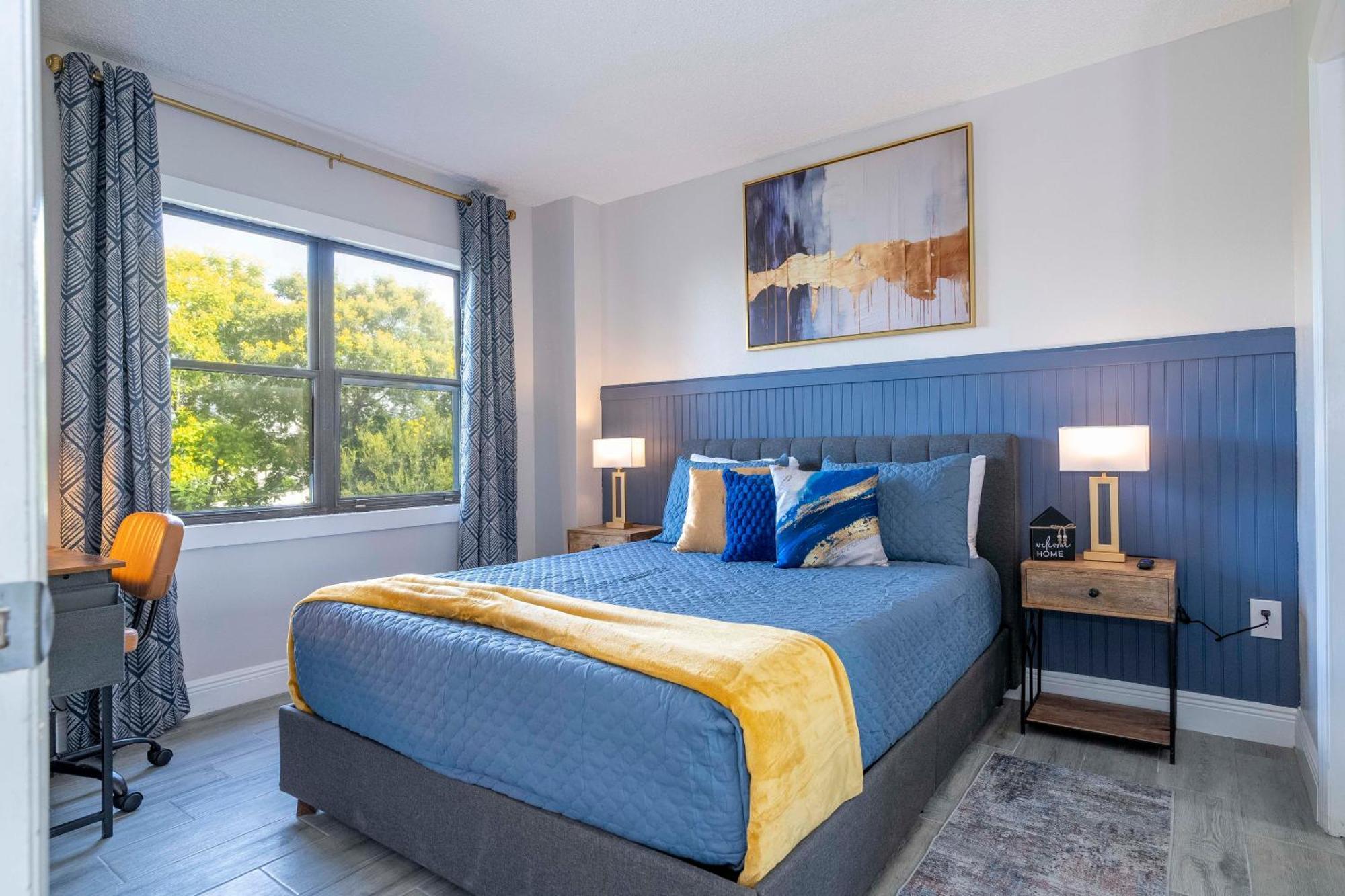 Apartment Cozy 2 Bedrooms 1 Mile Universal