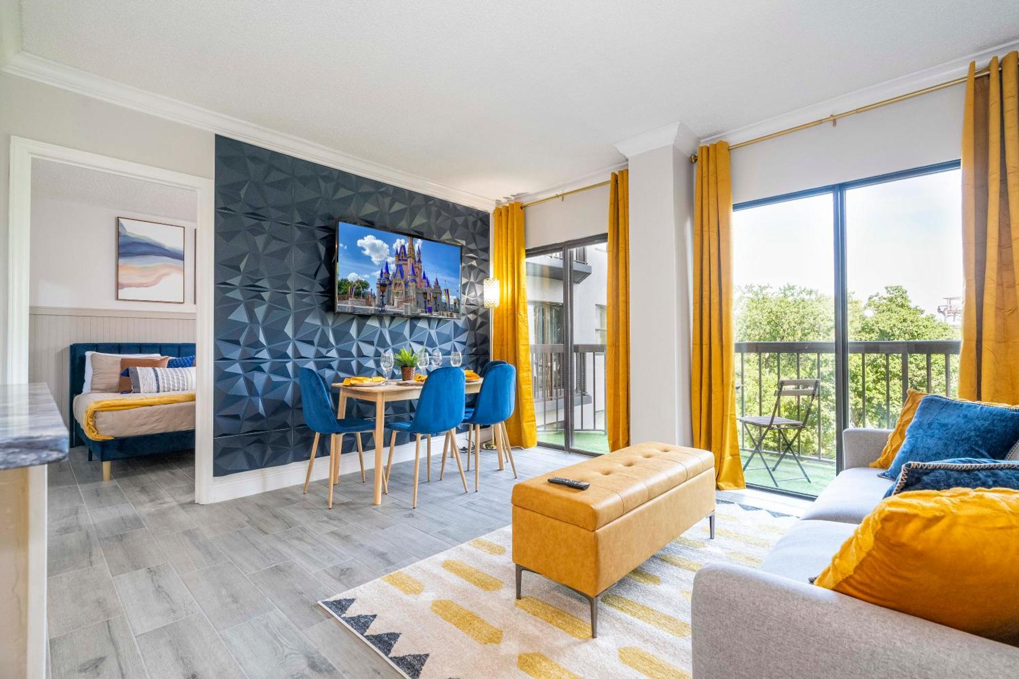 Cozy 2 Bedrooms 1 Mile Universal Apartment *