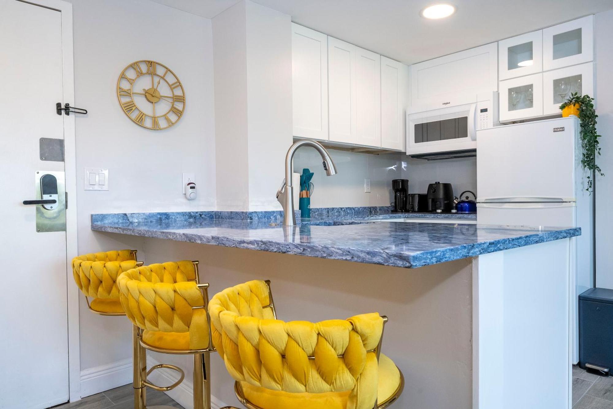 Apartment Cozy 2 Bedrooms 1 Mile Universal *