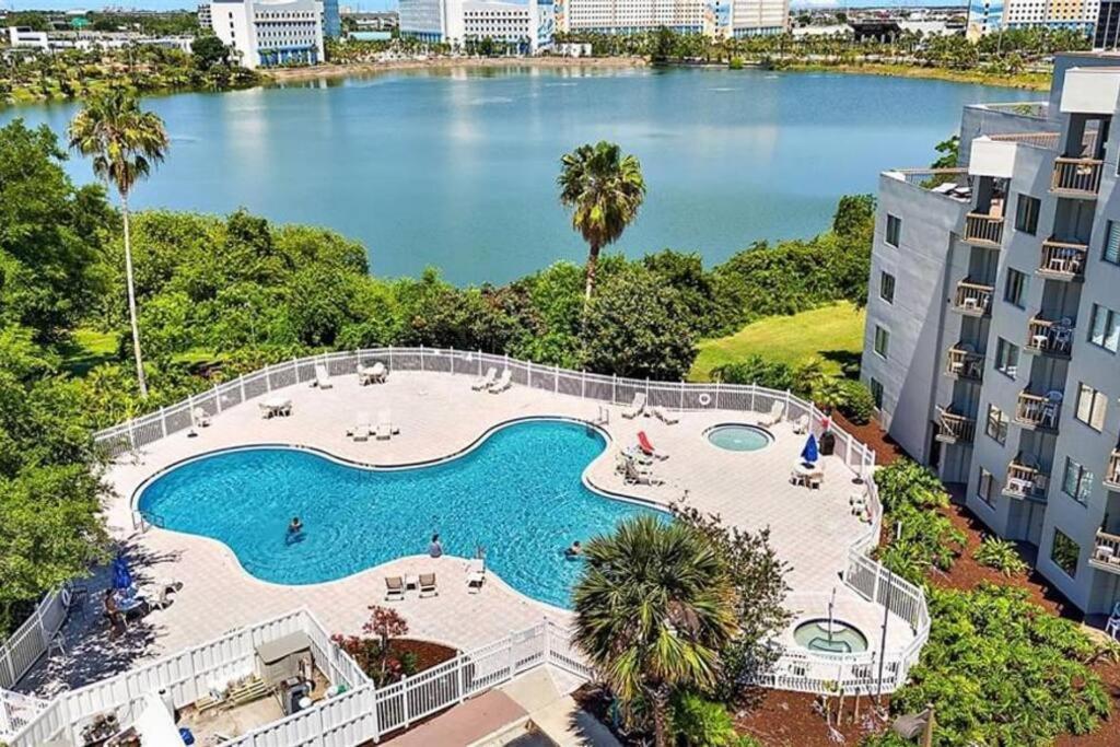 Apartment Cozy 2 Bedrooms 1 Mile Universal