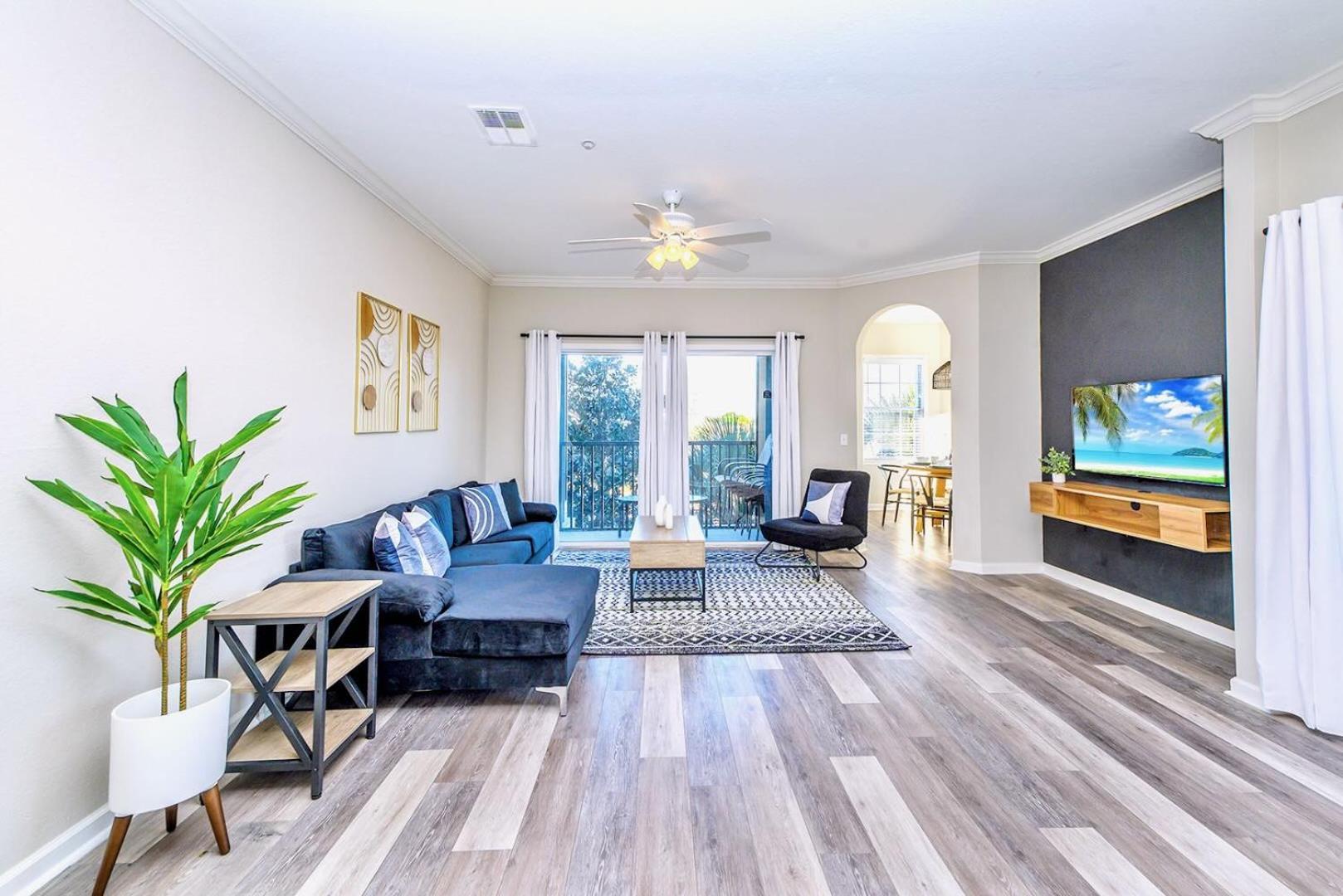 Cozy 2br - Private Balcony - Near Holiday home Orlando