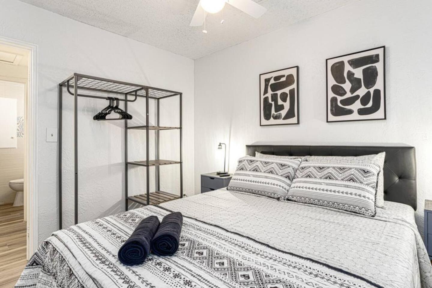 Casa Azul Haven 4 Beds, Fast Wi-Fi & Pets Ok! Holiday home *