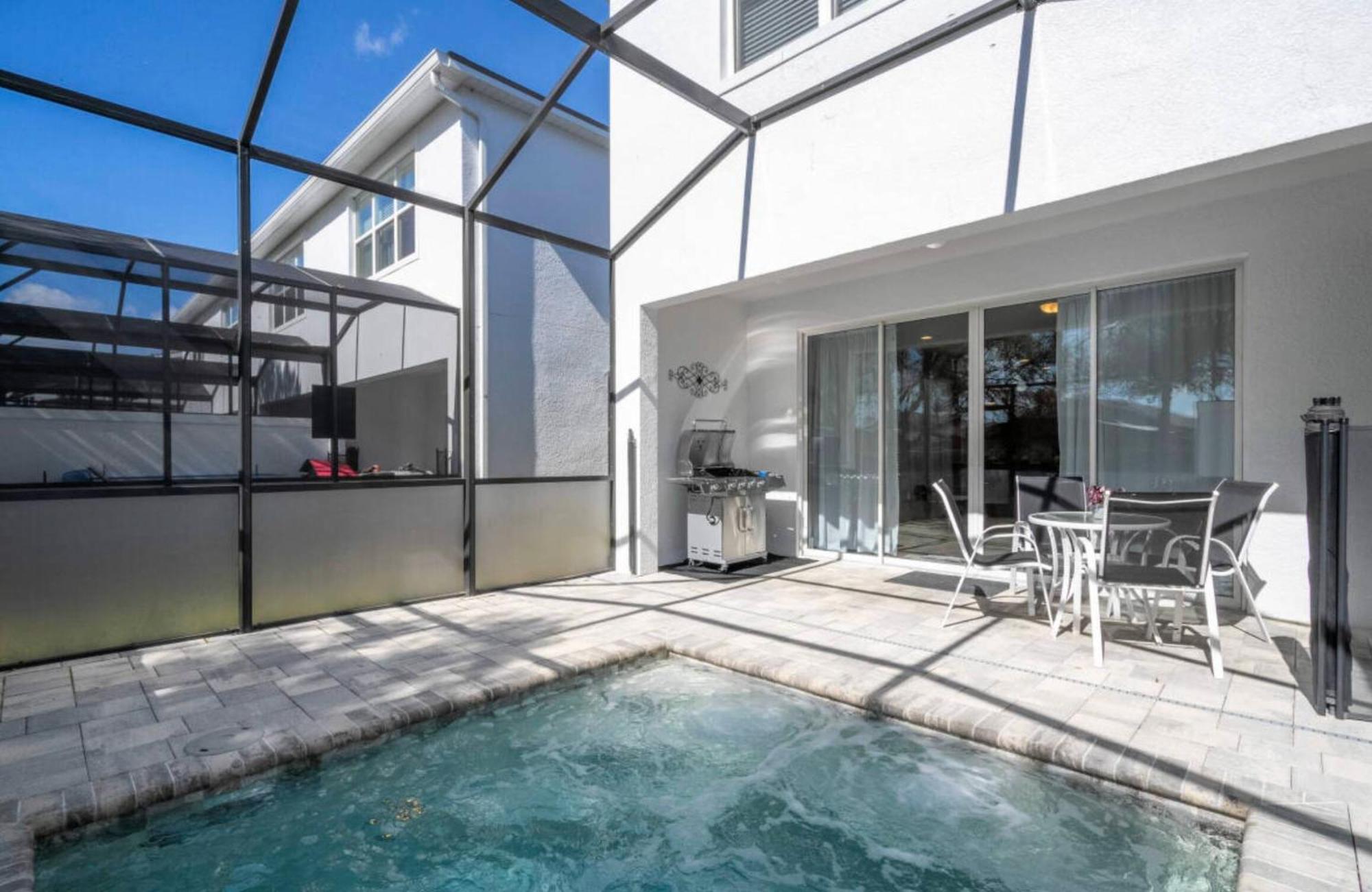 Amazing 4 Bedrooms Next To Disneyprivate Pool Holiday home *