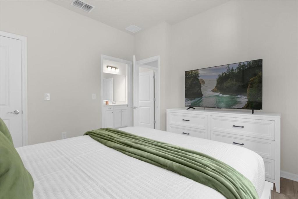 5 Bedrooms- 4 Bathrooms- Windsor Cay 1265 Er Holiday home *