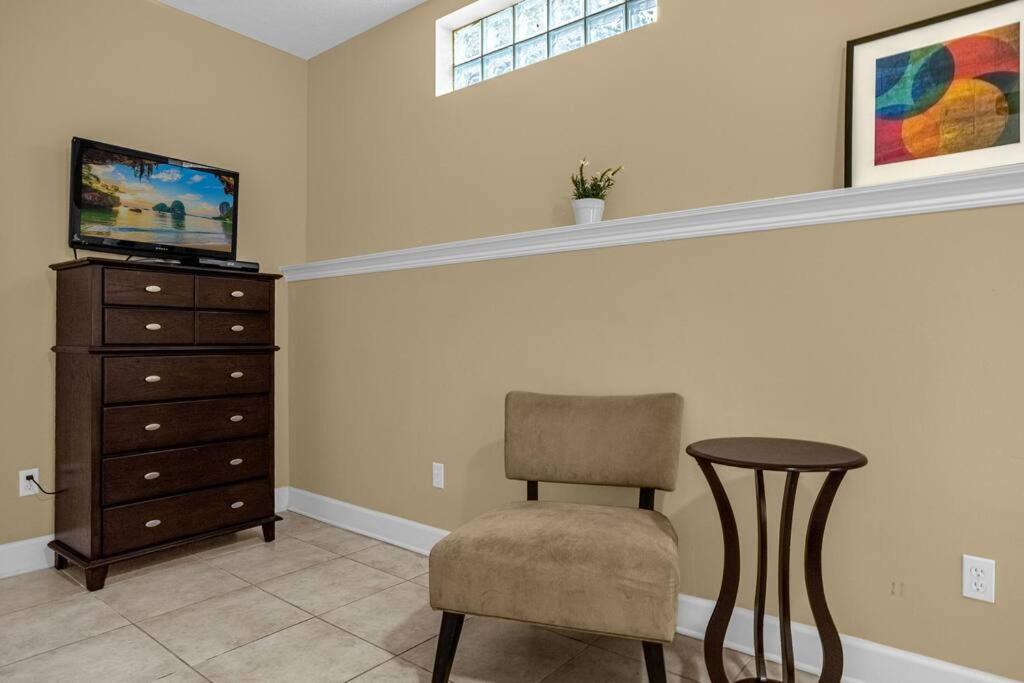 Enchanted 4br Family Style Townhome In Area * Orlando