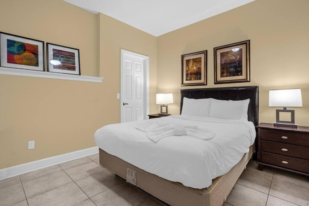 Enchanted 4br Family Style Townhome In Area