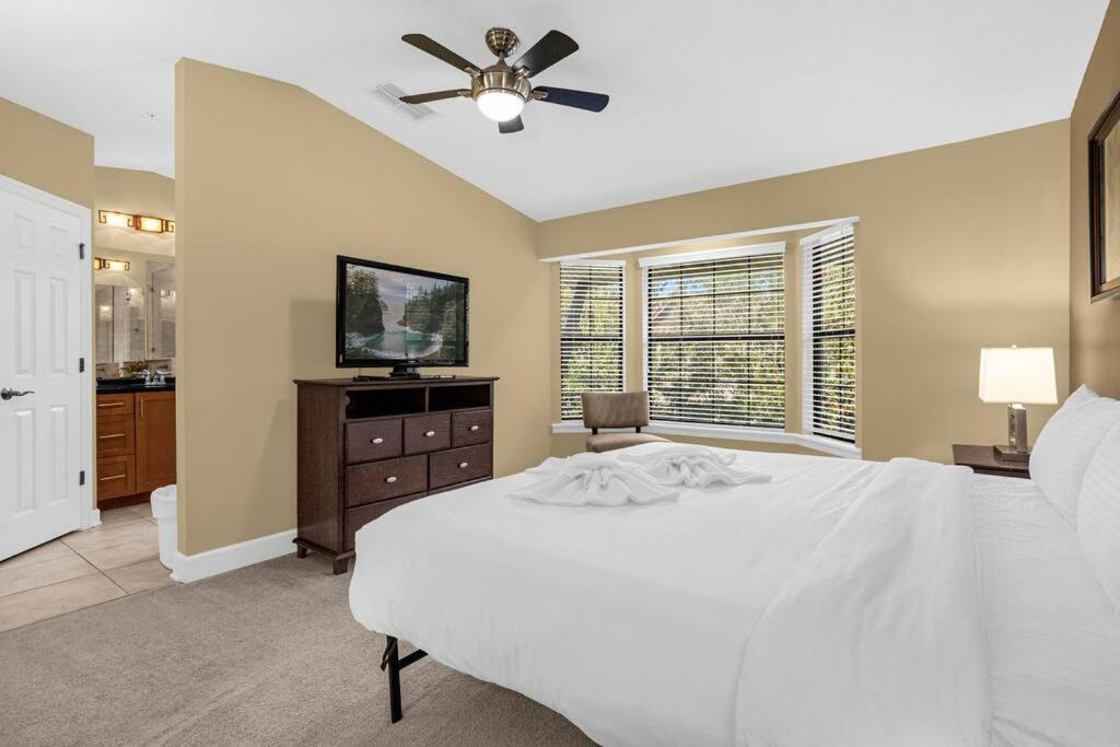 Holiday home Enchanted 4br Family Style Townhome In Area Orlando