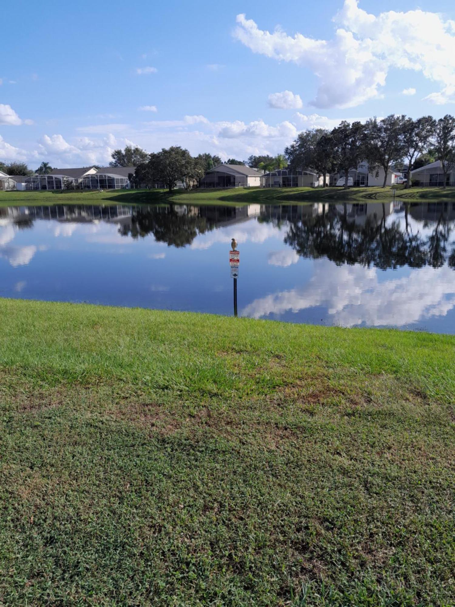 Three-bedroom House In Clear Creek Orlando