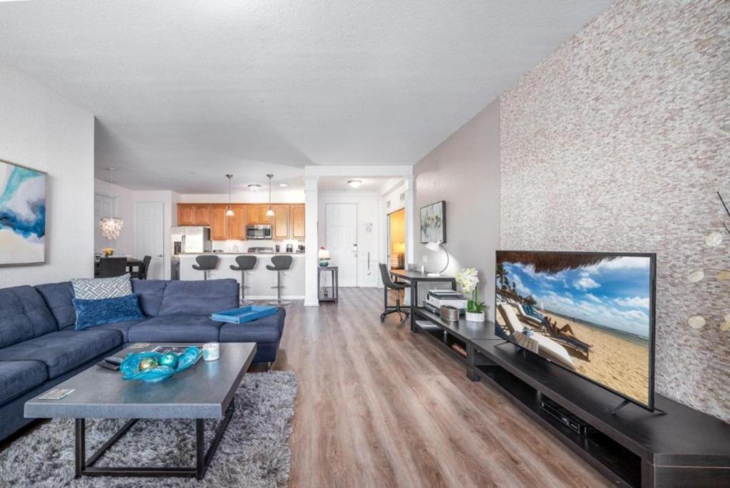 Stylish Vista Cay Luxury Diamond Next To Pool Near Theme Parks And Walk To The Convention Center Holiday home