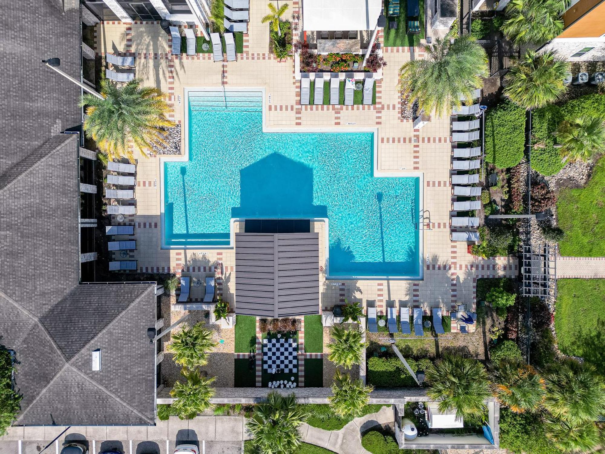 Chic Spacious 2ba 2br With Views Of Pool