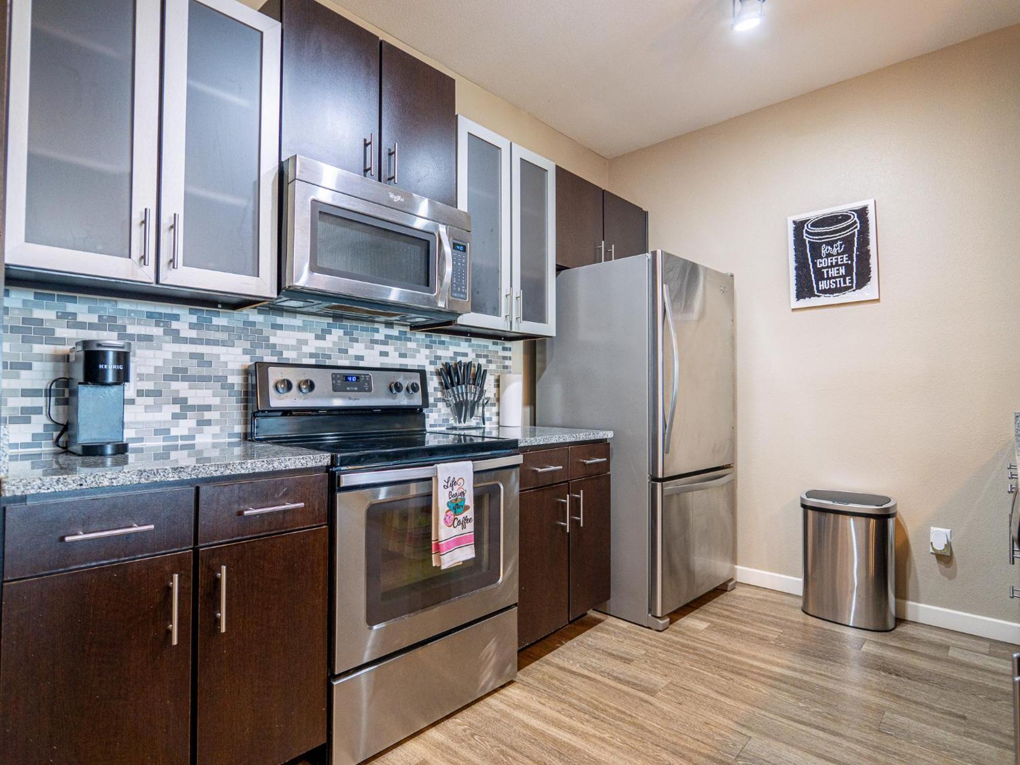 Chic Spacious 2ba 2br With Views Of Pool *