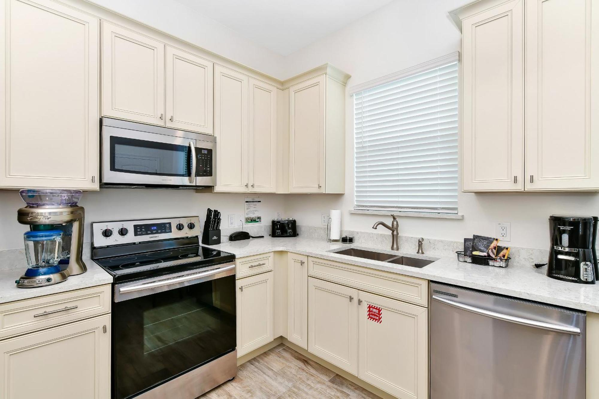 Sandy Toes With Private Pool Near And Margaritaville Access - 8032st Holiday home