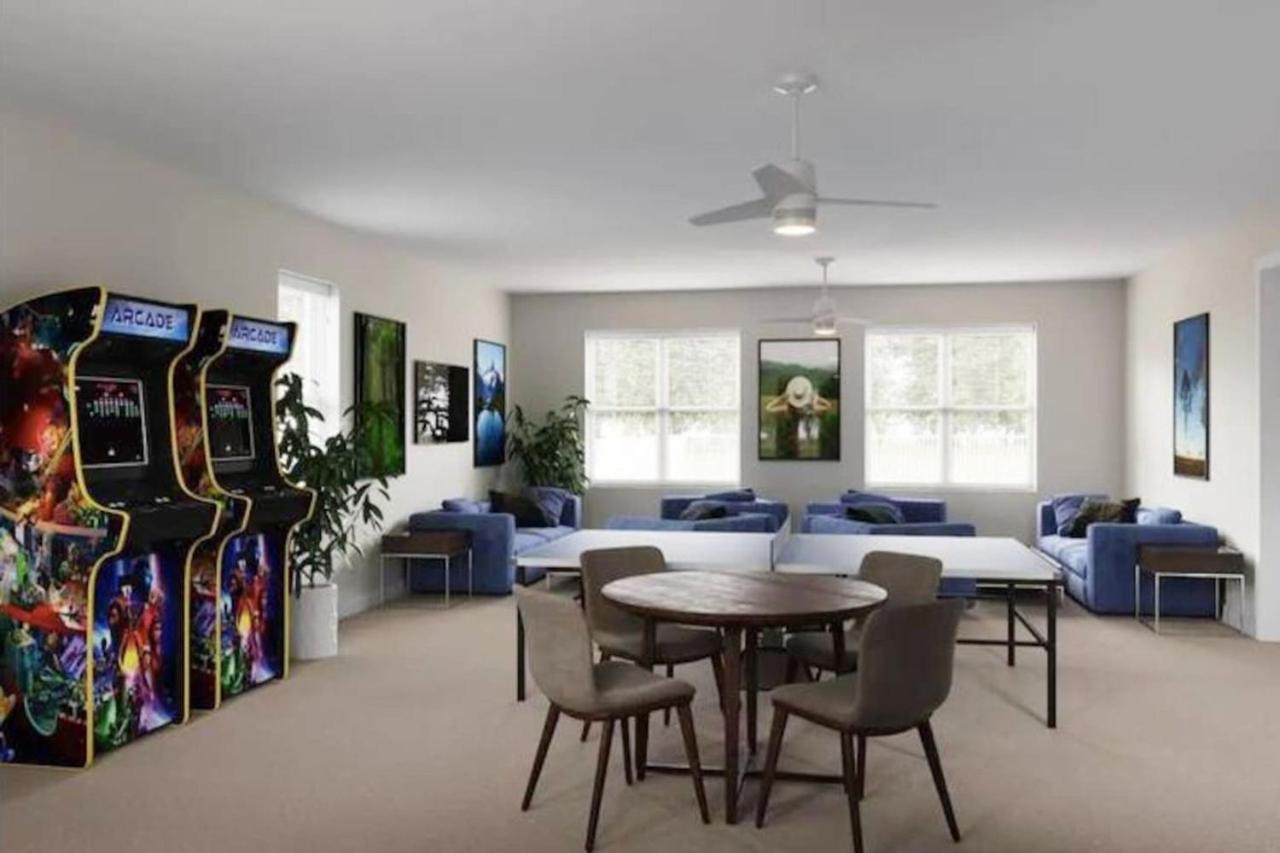 Modern Townhouse Heated Pool 1502r Holiday home *