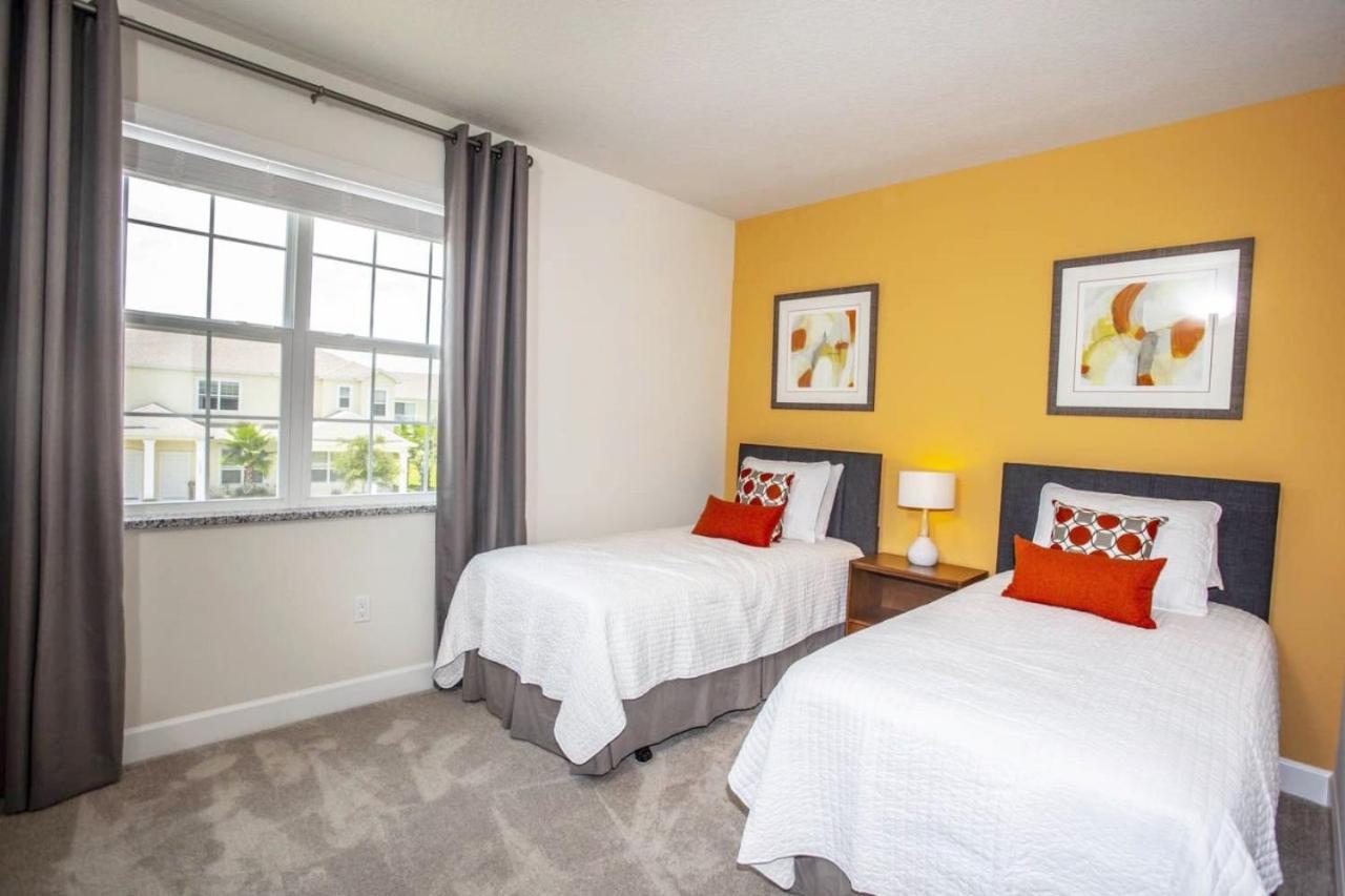 Modern Townhouse Heated Pool 1502r