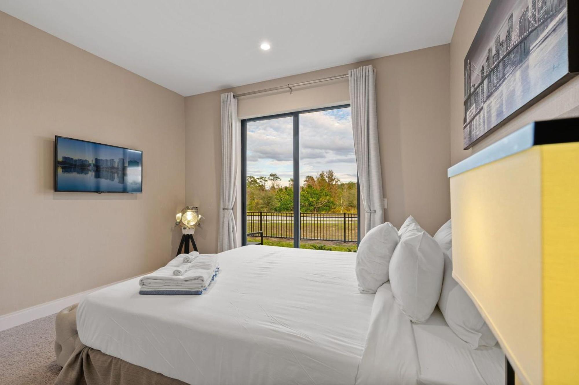 3063 - Luxuosa Com 4 Quartos E 4.5 Banheiros Perto Da Com Acesso Ao