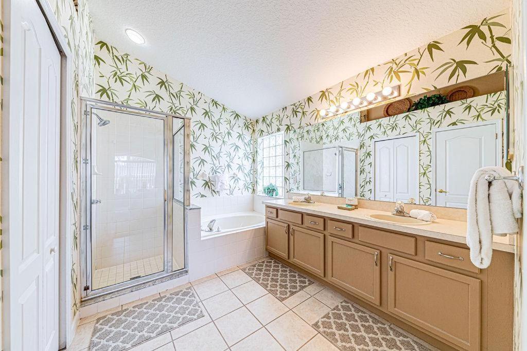Stunning 3 Bed Former Model Villa *
